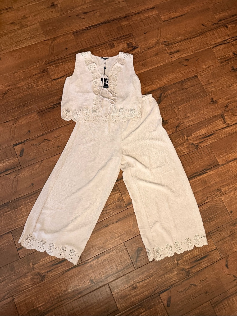 NWT Adrianna Papell 2PC Ivory Lace Trim Tie Front Wide Leg Pants Set M Boho - Picture 2 of 13